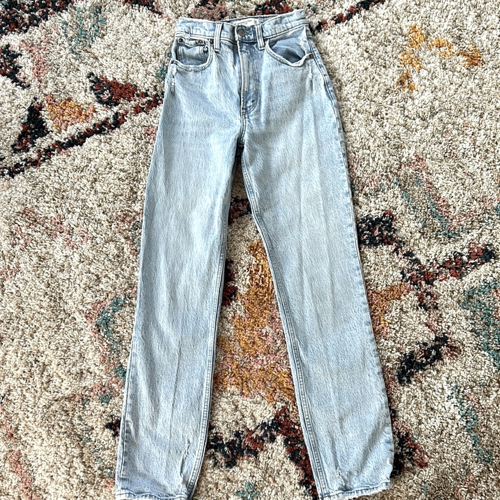 Abercrombie 90s straight ultra high rise. Size 24/00